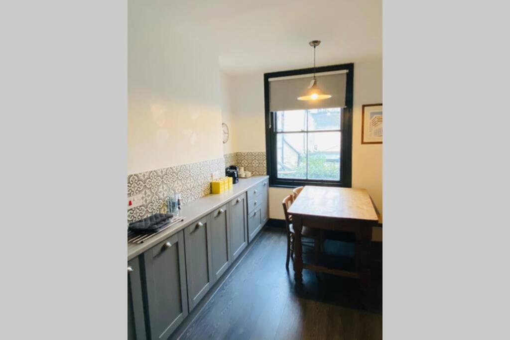 Beautiful First Floor Apartment In St Leonards Екстериор снимка